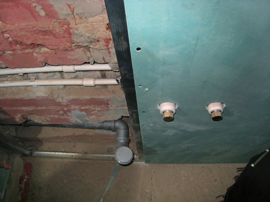 Фото 8 - Вывод труб за листы гипсокартона