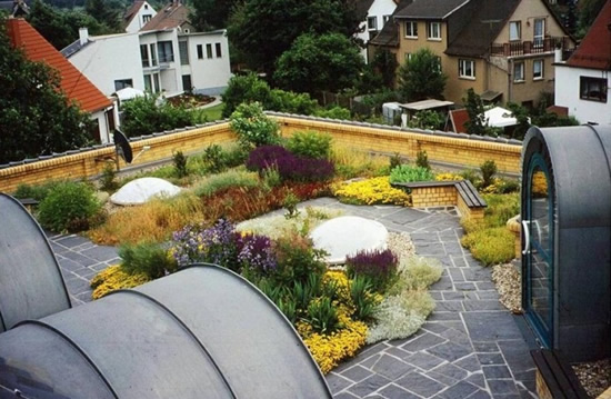 Фото 9 - Оригинальное оформление плоской кровли дома