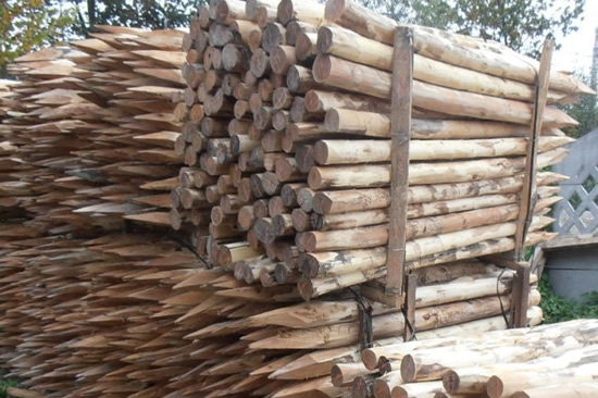 Фото 4 – Столбы деревянные из лиственницы