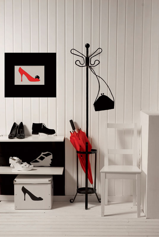 Виниловые наклейки в интерьере прихожей