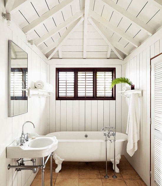 Декоративные балки из выбеленного дерева