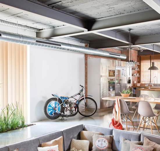 Декоративные потолочные балки в интерьере квартиры фото