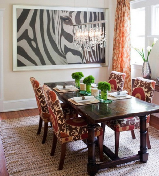 Анималистичный принт должен быть центральным в интерьере