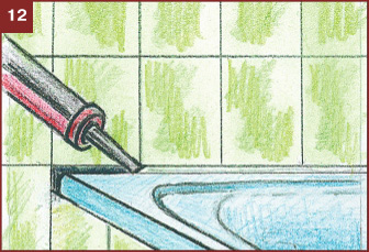 Фото 10 – Обработка стыков ванной и стен герметиком