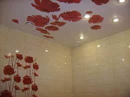 Фото 33 – Натяжной потолок Nouvel, фактура матовая, фотопечать, в интерьере ванной