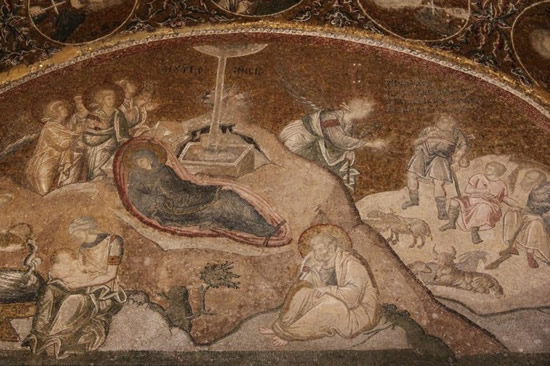 Фото 4 – Мозаика в средневековом стиле