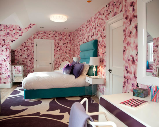 Белые межкомнатные двери в интерьере спальни