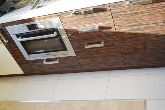 Алюминиевый порожок для стыка плитки и ламината