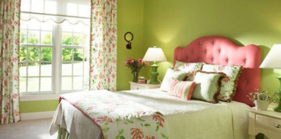 Сочетание кораллового и фисташкового цвета в интерьере