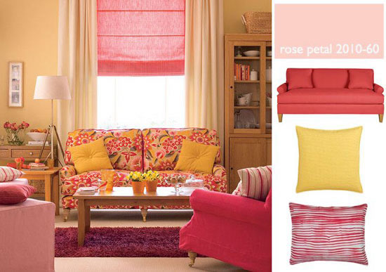 Персиковый цвет в гостиной