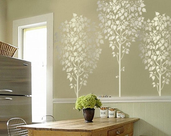 Оформление пустой стены с помощью изображений