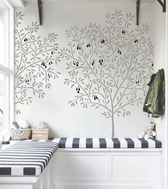 Изображение дерева в интерьере