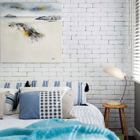 White-Brick-Wall-Bedroom-Spanish-House