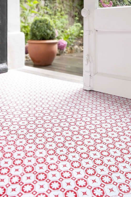 красная виниловая плитка для пола