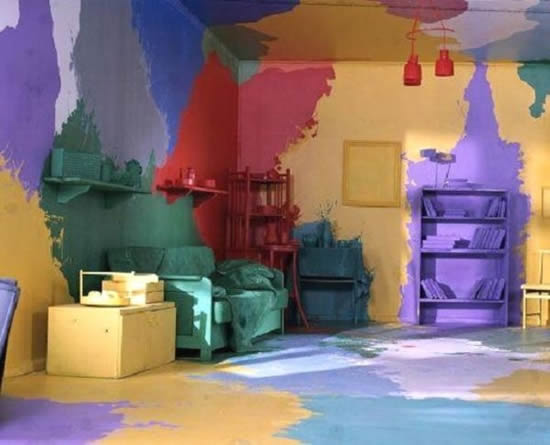 разноцветная комната