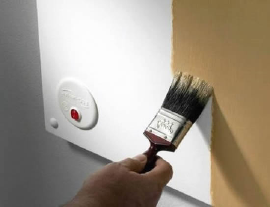 покраска стены кистью