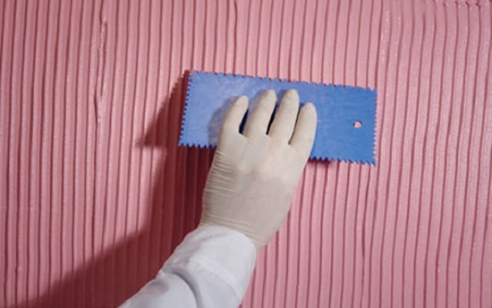 Создание рельефа гребнем на стене