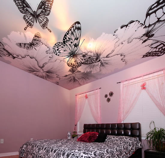 Потолок с бабочками