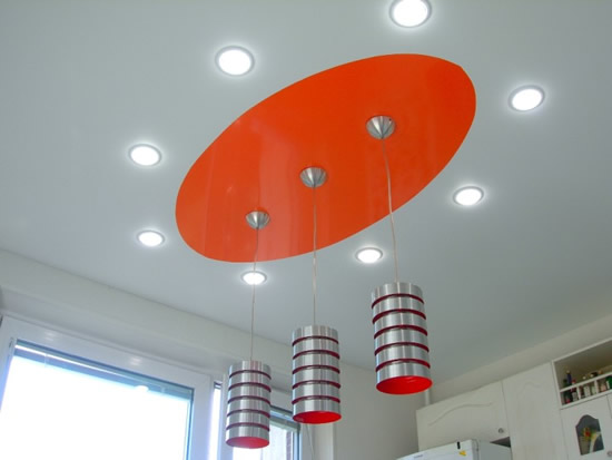 Натяжной потолок с подсветкой